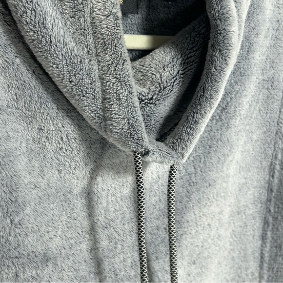 WOOLY BULLY WEAR Elegant Gray Women's Super Soft Hoodie. Size L - Picture 8 of 14